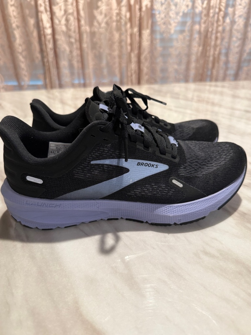 Brooks Black and Lavender Runnings Sneakers